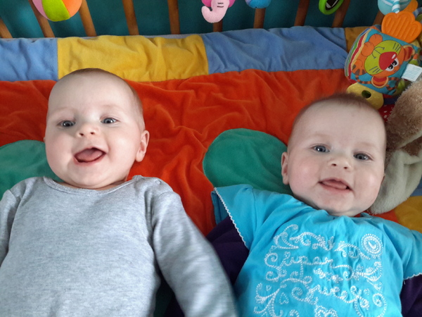 meiden Onze twinnies