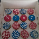 Cupcakes Als "aankondiging" gemaakt voor de opa's en oma's.. onder het motto.. wat lekkers voor bij de koffie.. 