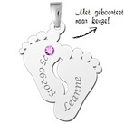 Moeder hanger 'Swarovski geboortesteen, datum, naam' In deze zilveren hanger met geboortesteen graveren we de geboortedatum & naam van je kindje. Een altijd-goed cadeau voor kersverse mama's. Geleverd in een luxe sieradendoosje, gelijk klaar om te geven!