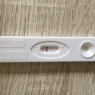  Dit is mijn test van gister ik heb de foto binnen de afleestind genomen.
Dit is toch gewoon een positieve test, wat vinden jullie?