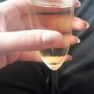  Schol! Een lekker glaasje (alcoholvrije) cavas! Op het nieuwe leven in mijn buik :)