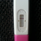 positief?!?! Ik heb deze test 5 dagen voor mijn nod gedaan. Betekend deze uitslag zwanger???? Heb met ochtend urine gedaan!!!