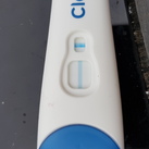 Zwangerschapstest Ik heb vanmiddag een zwangerschapstest gedaan. Ben 2 dagen overtijd en geen ongi gevoel. Nu lijkt het er op dat er een heel licht streepje staat maar twijfel heel erg kunnen jullie mij helpen