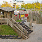 Buitenterrein Kanjer-Knapzak Dit is een gedeelte van het buitenterrein bij De Kanjer-De Knapzak, waar de kinderen lekker kunnen spelen.