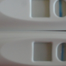 zwangerschapstest 5-4 en 6-4 bovenste test 5-4 met middagurine.
onderste test 6-4 met ochtendurine